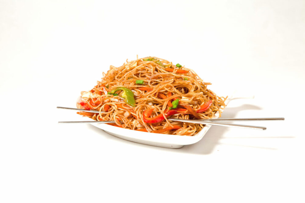 Noodles cu legume – Noodles - Restaurantul cu specific chinezesc, KungFu King, cu livrare la domiciliu vă oferă cea mai bună mâncare chinezească din Bucureşti, fapt confirmat de clienţii noştri. Acum puteţi face comanda online şi vă puteţi, astfel, bucura de ofertele speciale oferite de restaurantul chinezesc KungFu King din Bucureşti.